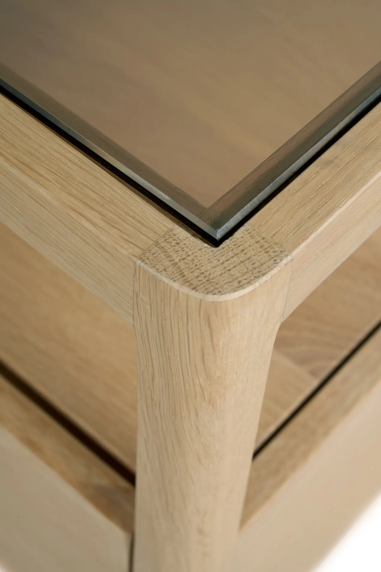 Ethnicraft nachtkastje Spindle Oak