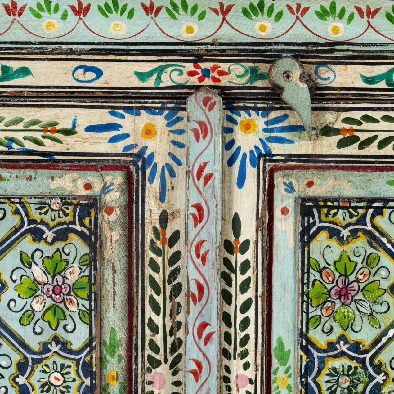 Faridpur - Handbeschilderde Vintage Kast