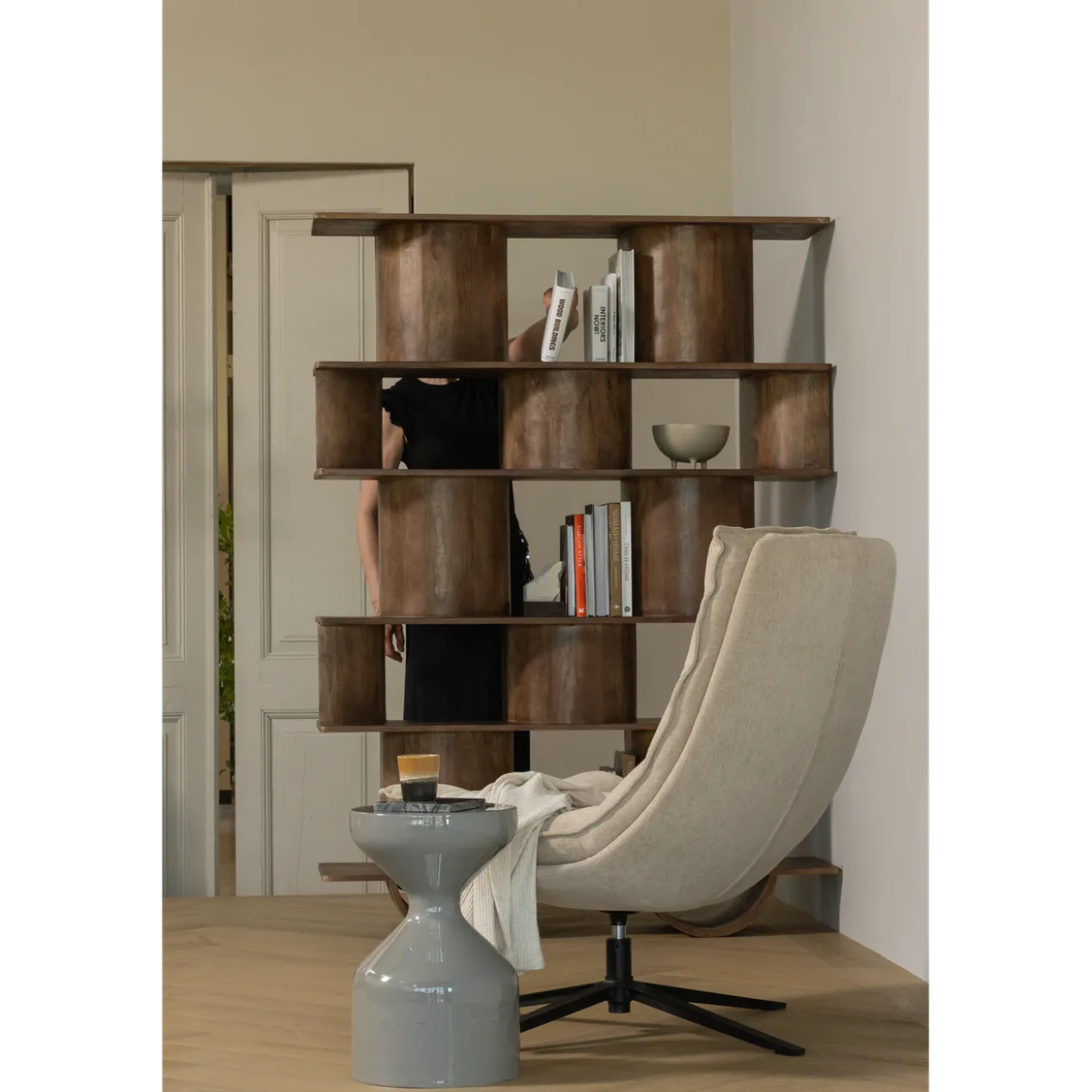 Floyd bijzettafel metaal lichtgrijs