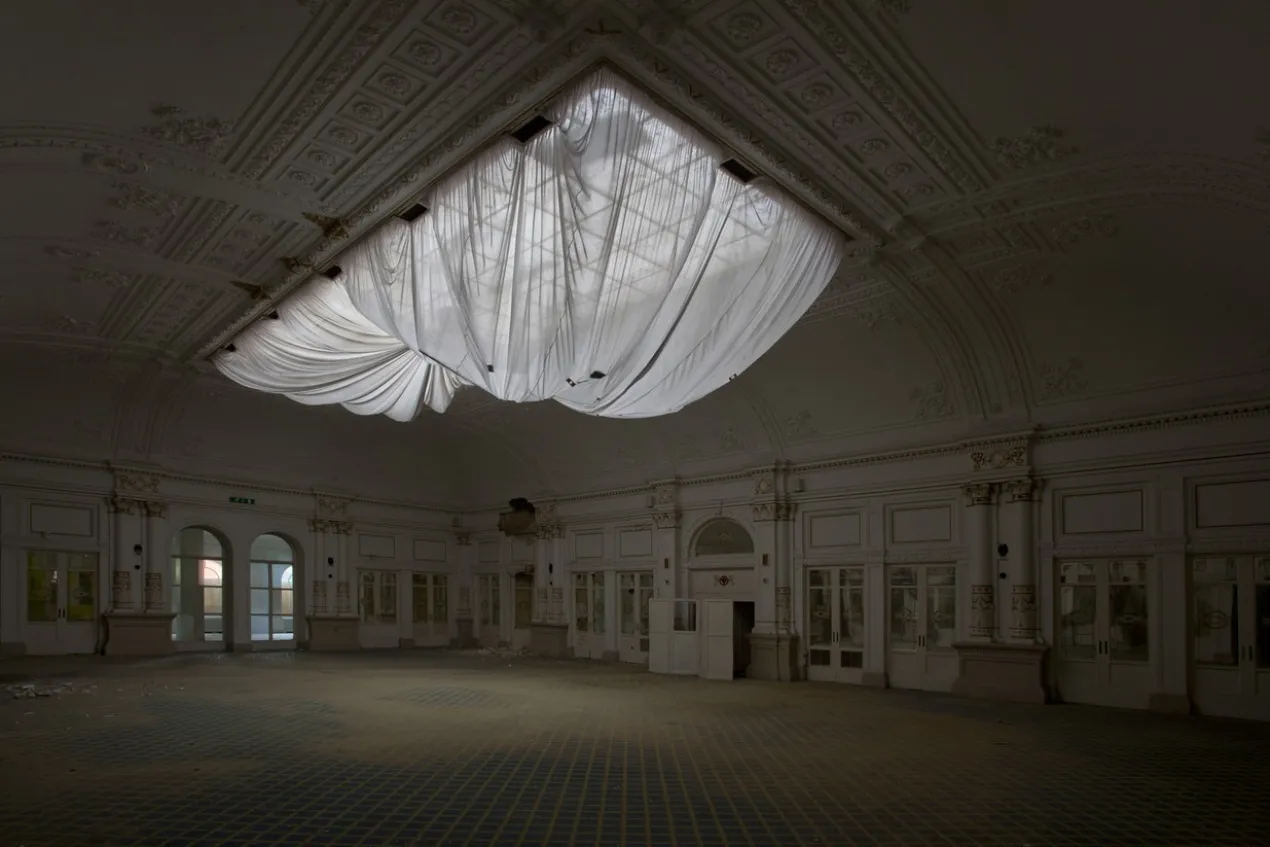 Foto op plexiglas Ballroom 148 x 98 cm
