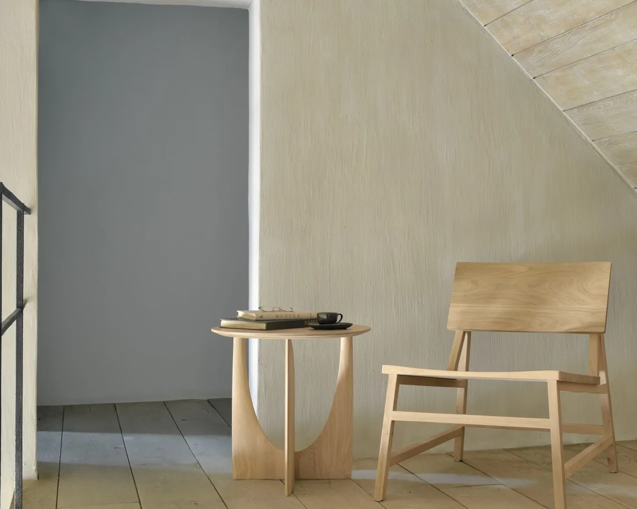 Geometric bijzettafel - eiken