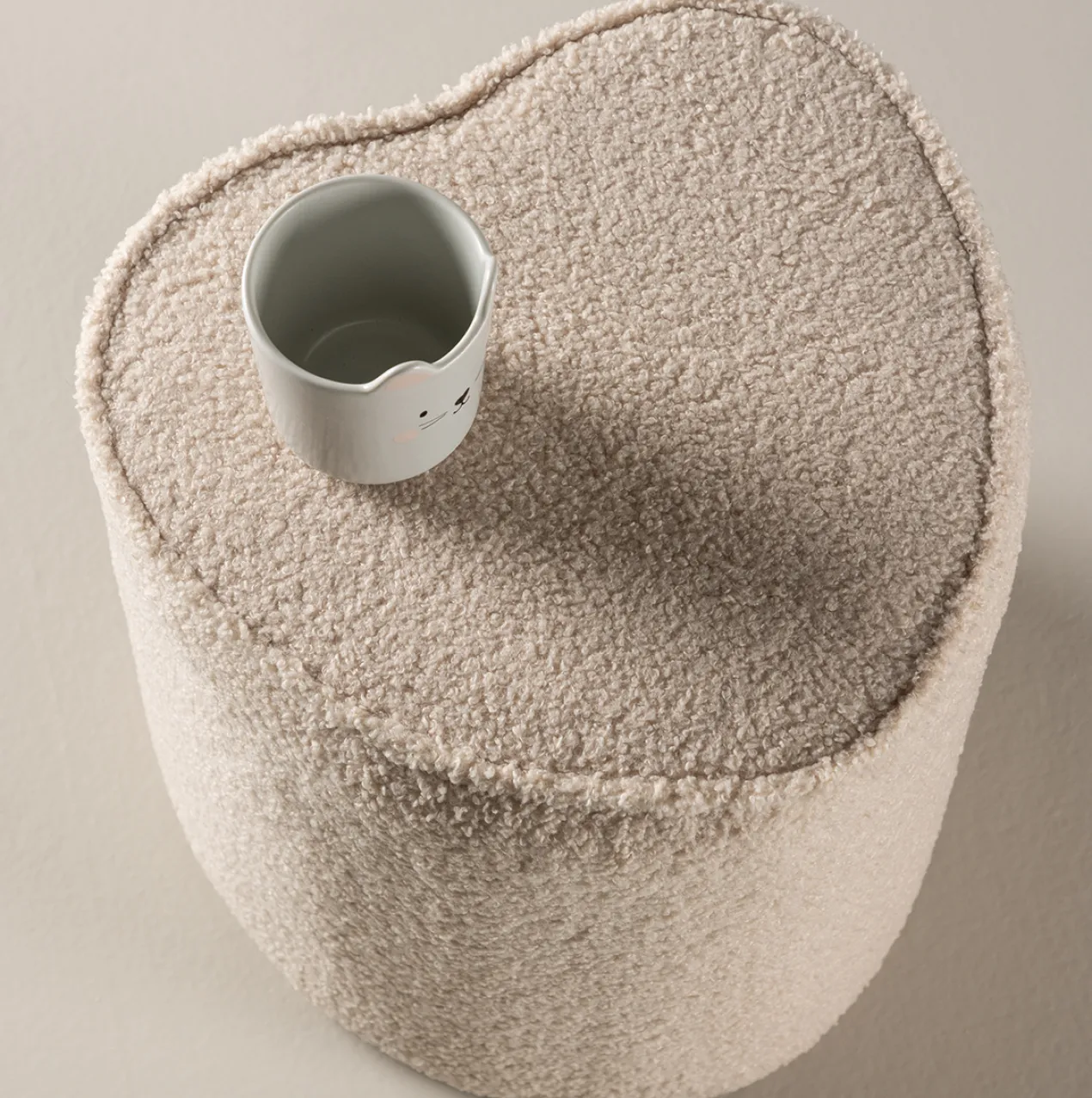 Hartvormige kinderpoef teddystof Jilly Beige