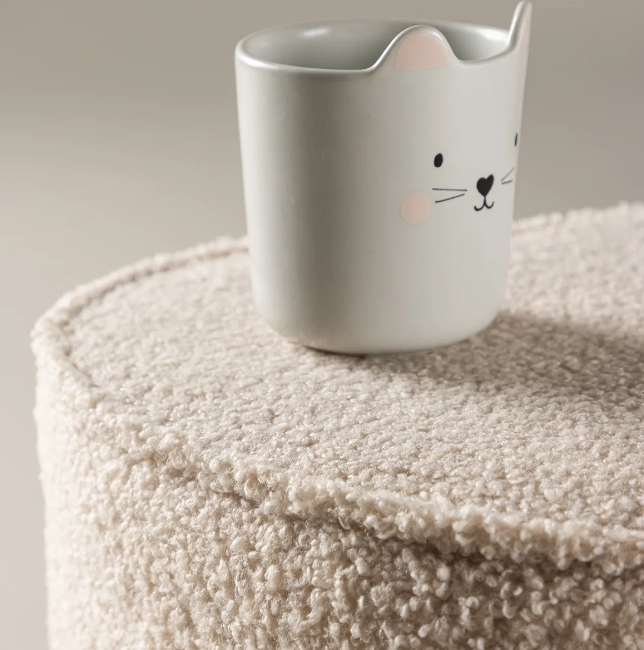Hartvormige kinderpoef teddystof Jilly Beige