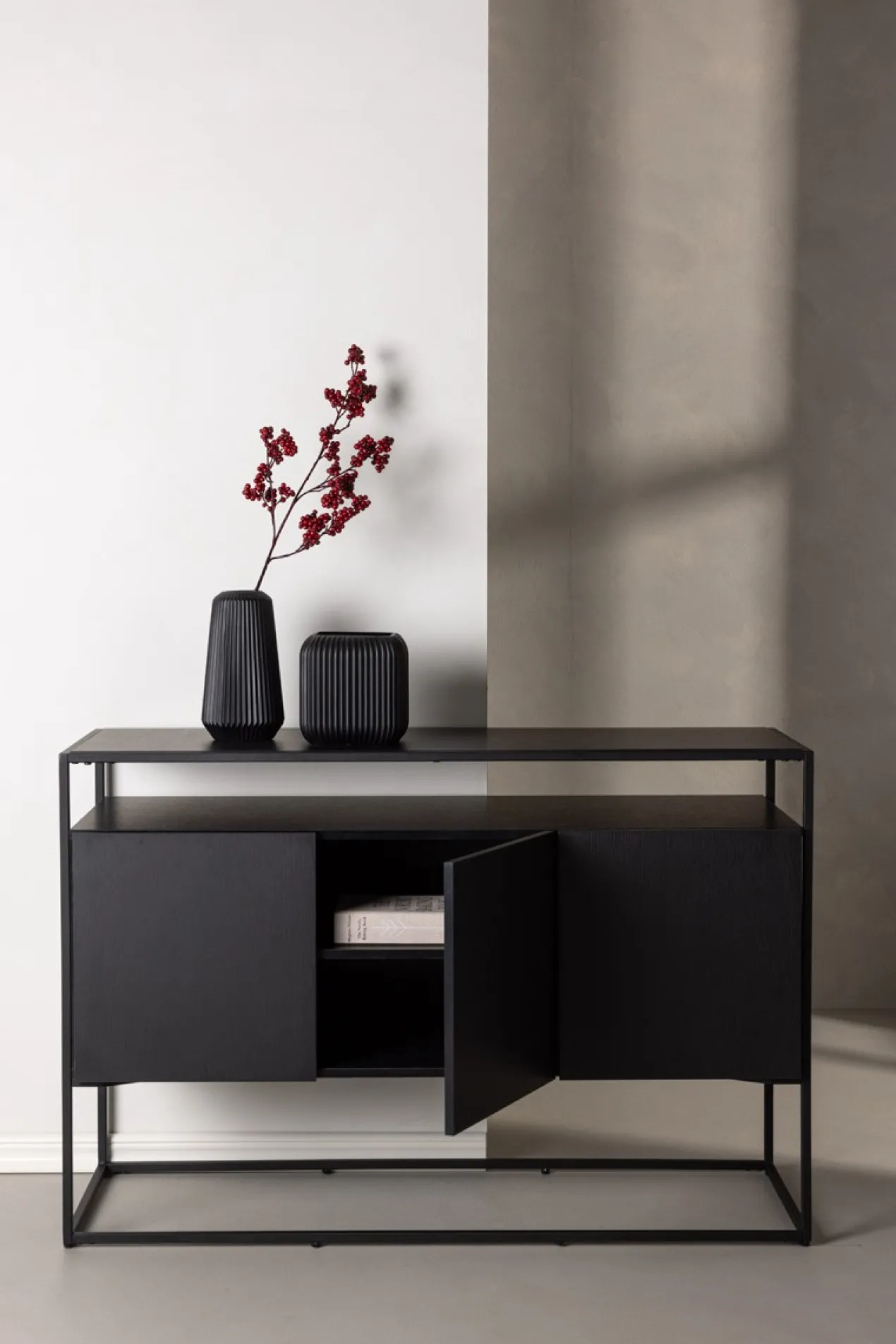 Houten dressoir Cedric Zwart