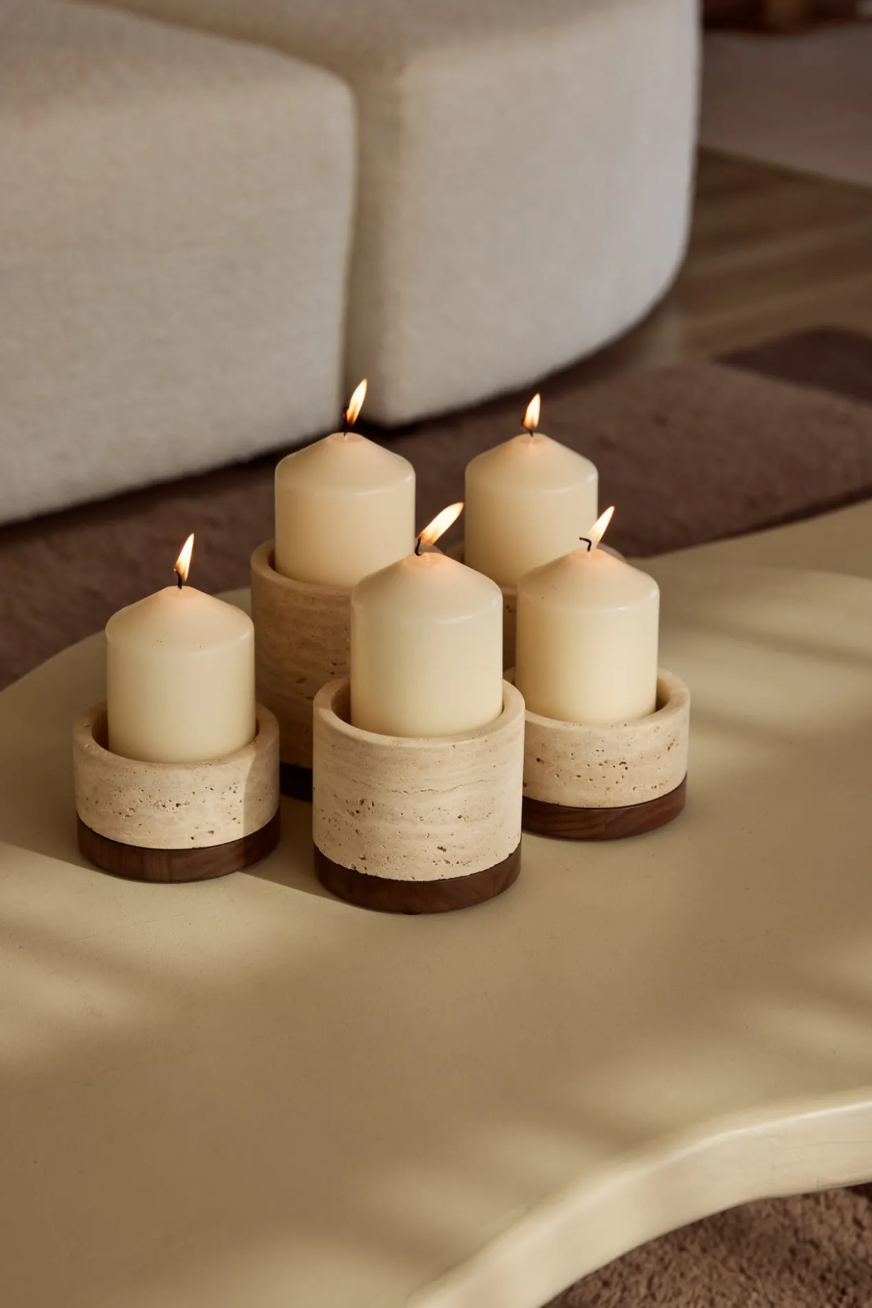 Kaarshouder Travertine M