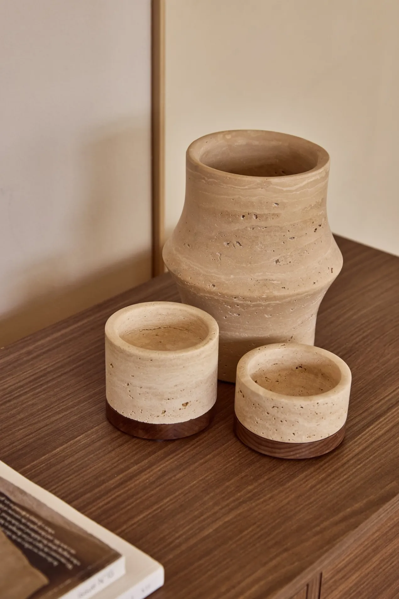 Kaarshouder Travertine M