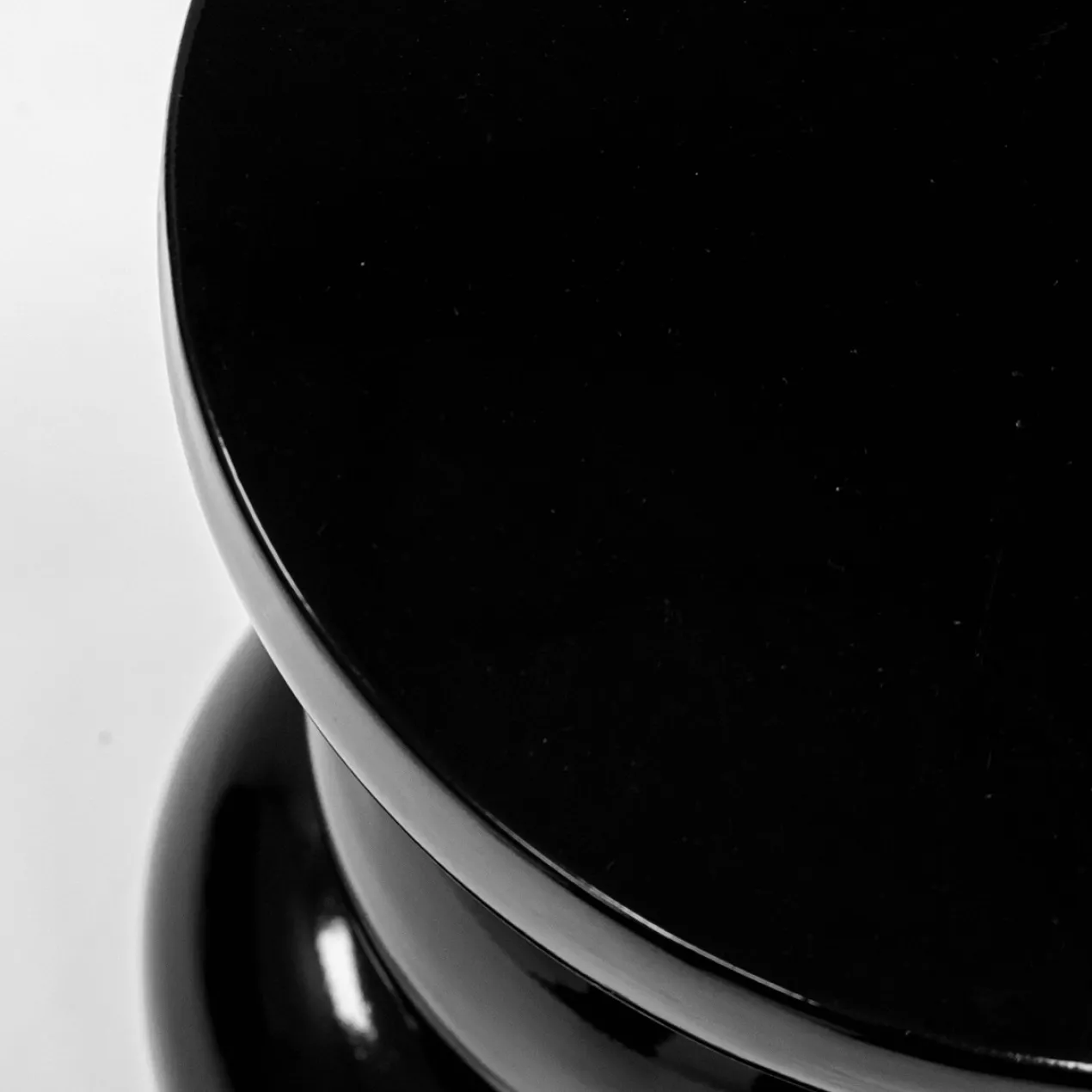 Kick Bijzettafel Cato zwart