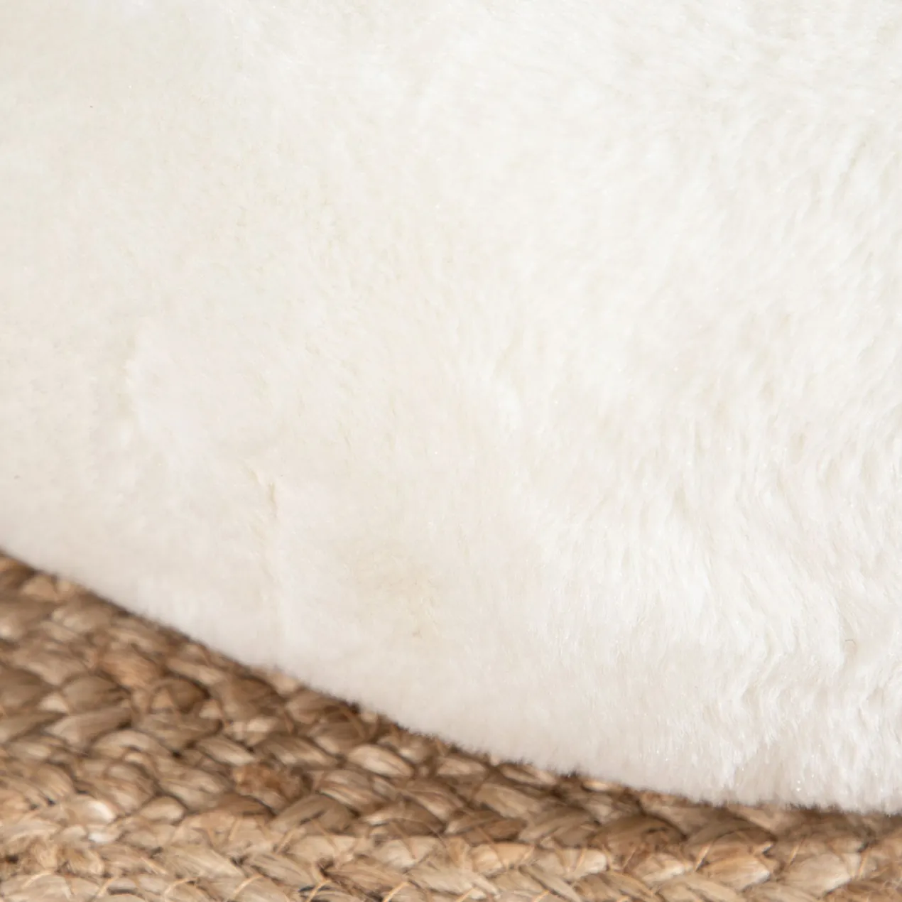 Kinderpoef Knut rond teddy Teddy wit