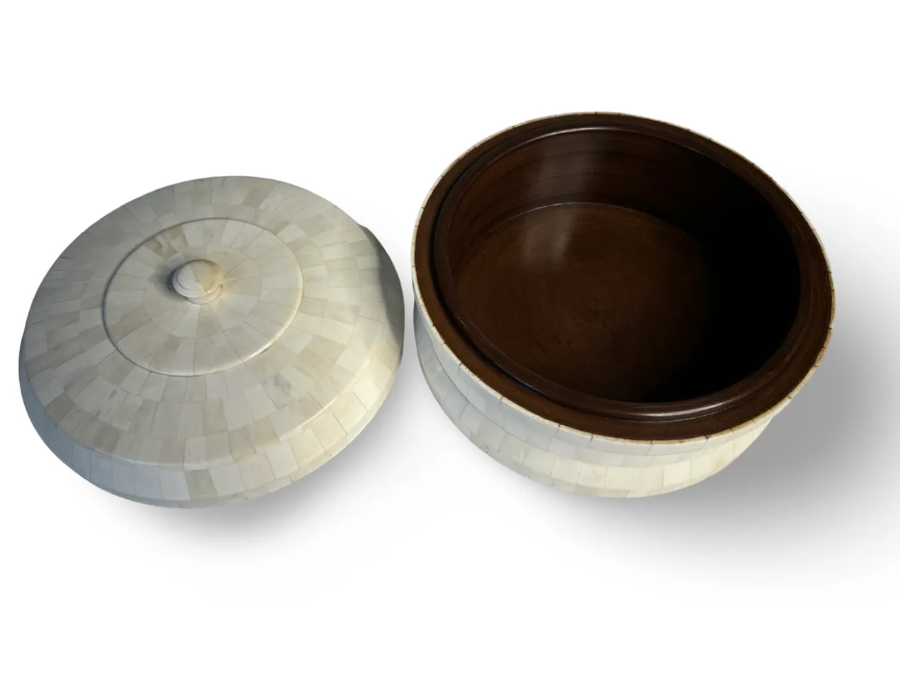 Kist bone inlay wit