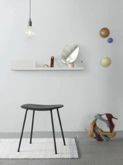 Kruk Fiber met zwart stalen onderstel ochre
