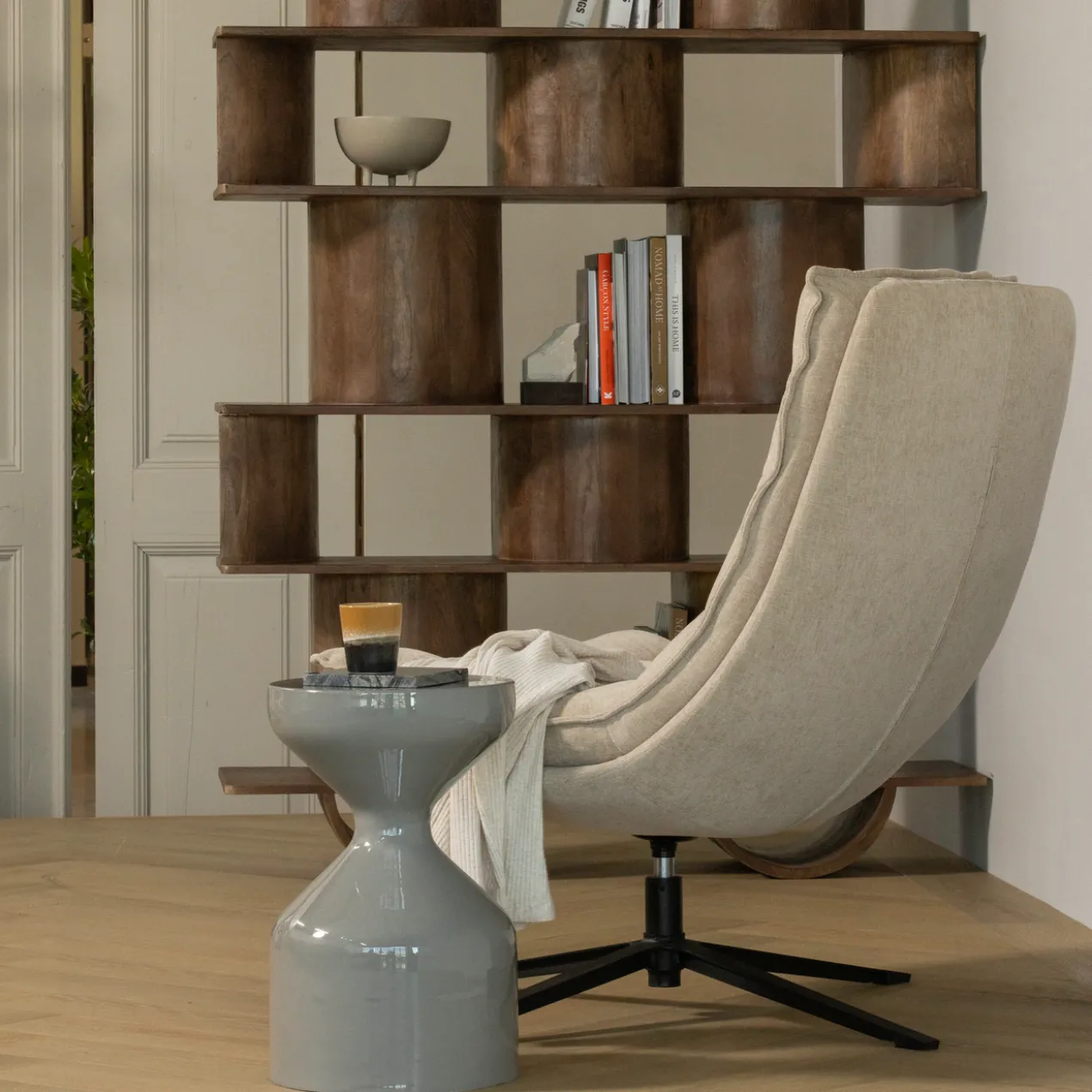 Kube draaifauteuil met hocker naturel