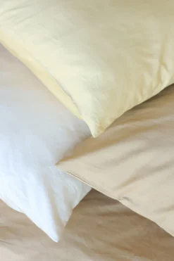 Kussensloop Cotton Satin almond 70x60 cm - set van 2