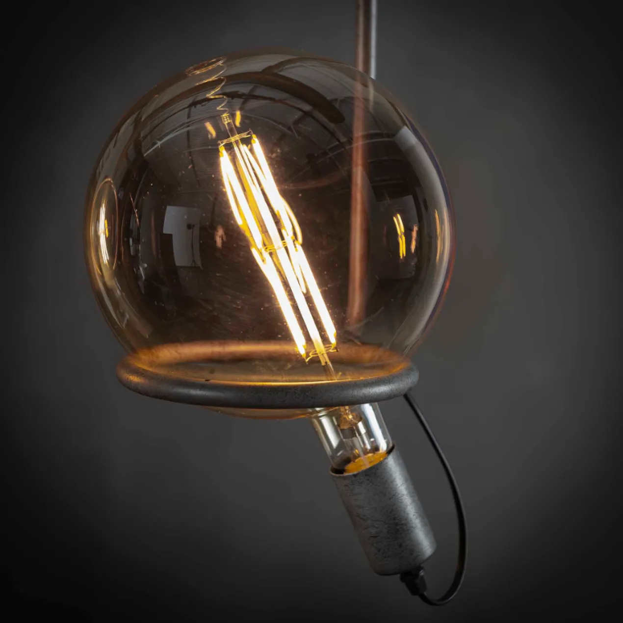 Lamp E - LED filament bol Ø20 Amber