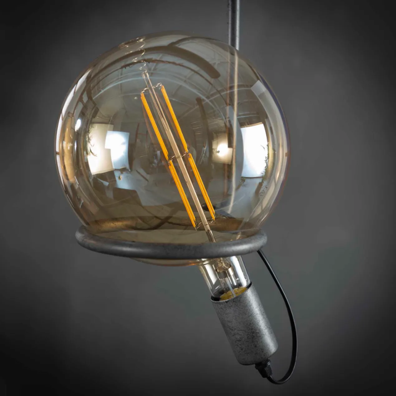 Lamp E - LED filament bol Ø20 Amber
