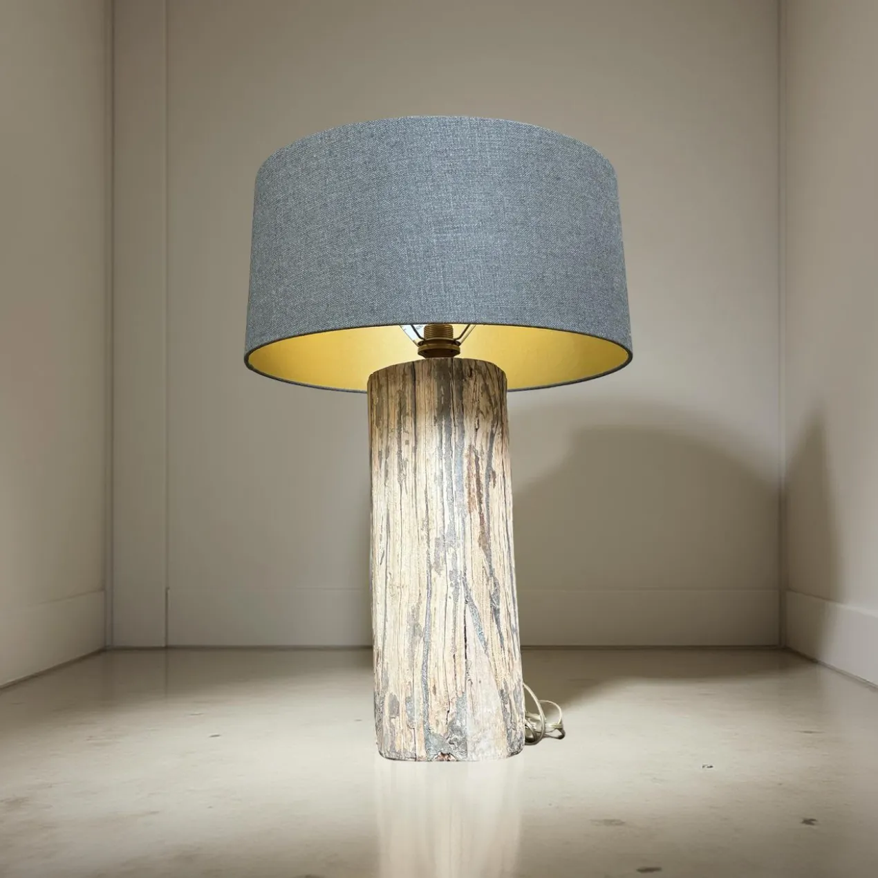 Lampvoet massief en uniek
