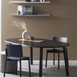 Lange jan uitschuifbare eettafel rond eiken blacknight [fsc]