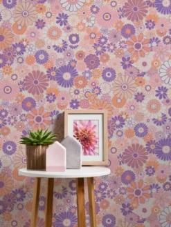 Licht gestructureerd vliesbehang met bloemmotieven – paars, oranje, roze #1