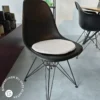 Lot zitkussen rond teddy