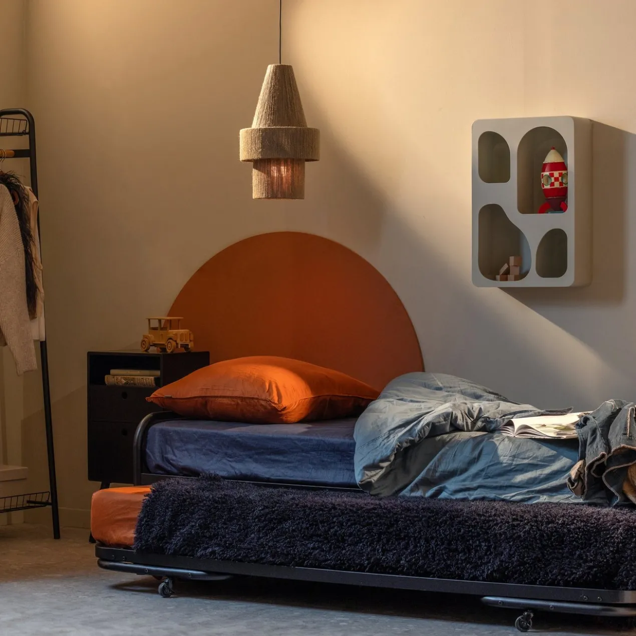 Lucy eenpersoons onderschuifbed metaal zwart 90x200 cm