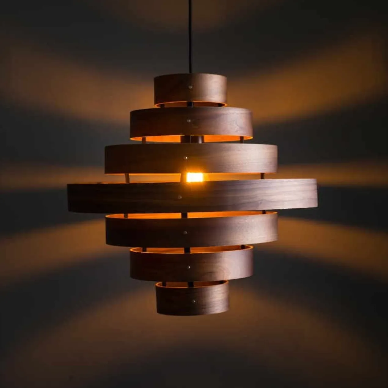 LUXA HANGLAMP 7-RINGS WALNOOT