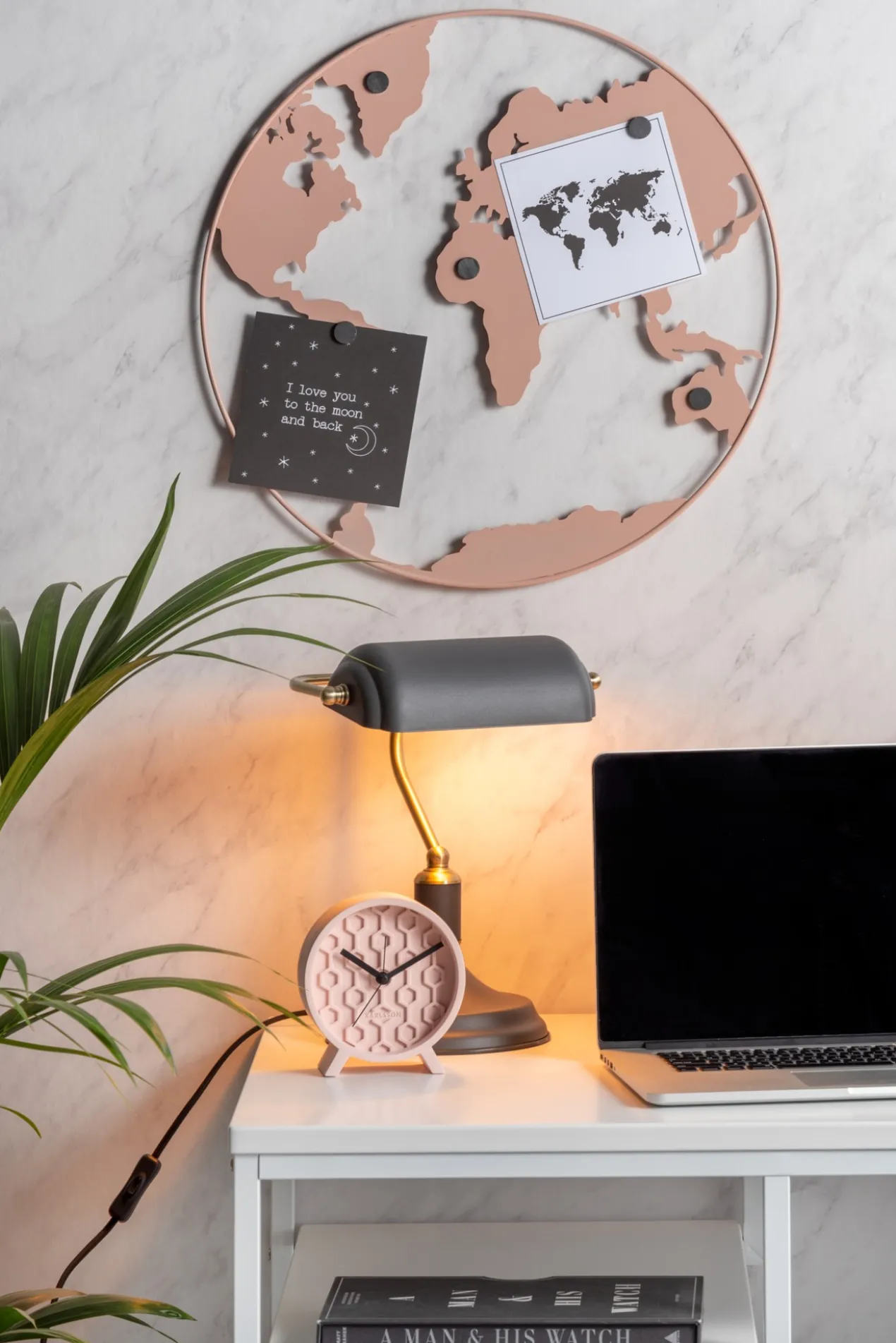 Memo board World Map w. magnets iron light pink