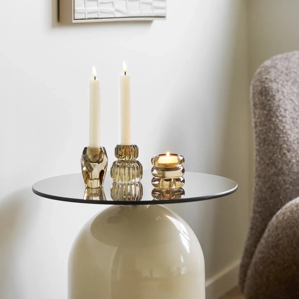 Metalen bijzettafel Raiza beige met glazen blad - Ø40