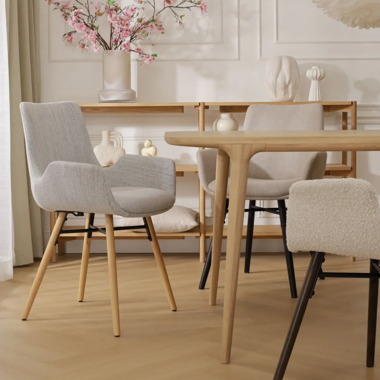 Nena-Eef eetkamerstoel grijs beige gemêleerd - walnoot