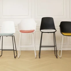 Nino-Liv barkruk zwart met beige zitkussen - zwart onderstel - 75 cm