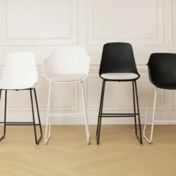 Nino-Liv barkruk zwart met beige zitkussen - zwart onderstel - 75 cm
