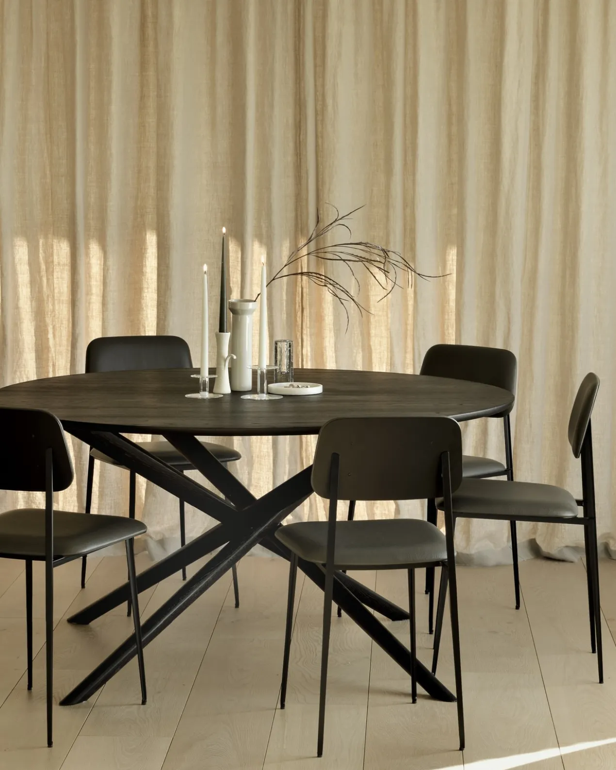 Oak Mikado eettafel - rond 150 - eiken