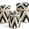 Offermanden hoog kraaltjes / schelpen - set van 3 zwart creme wit Set Hoge Offermanden Kraaltjes / Schelpen zwart/crème/wit
