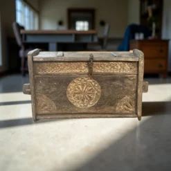 Opbergkist Himachal primitieve box uniek