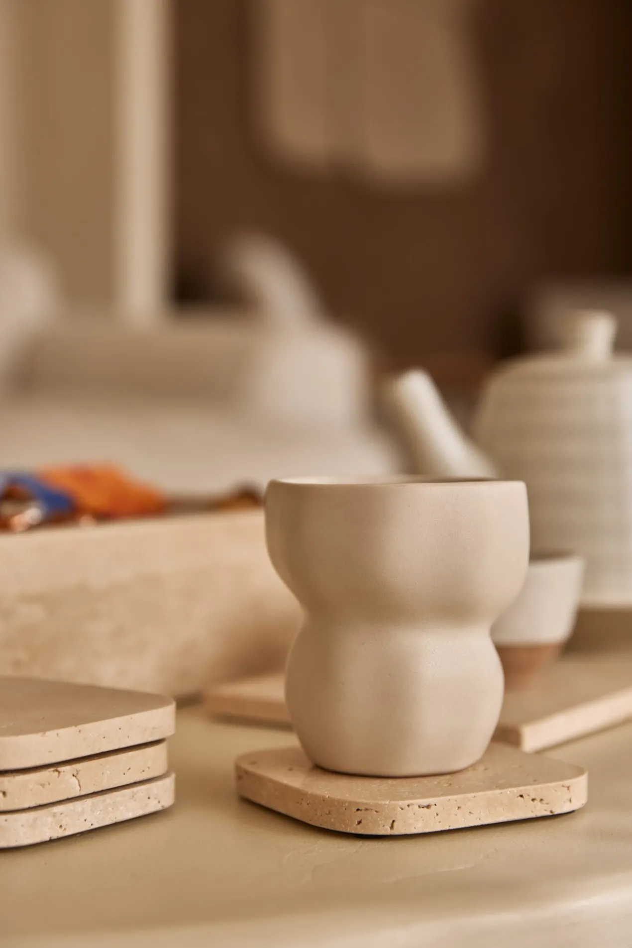 Organische onderzetter Travertine - set van 4