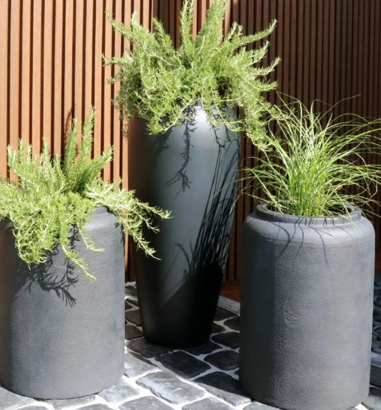 Plantenpot Hobro M black Ø37 x H80 cm