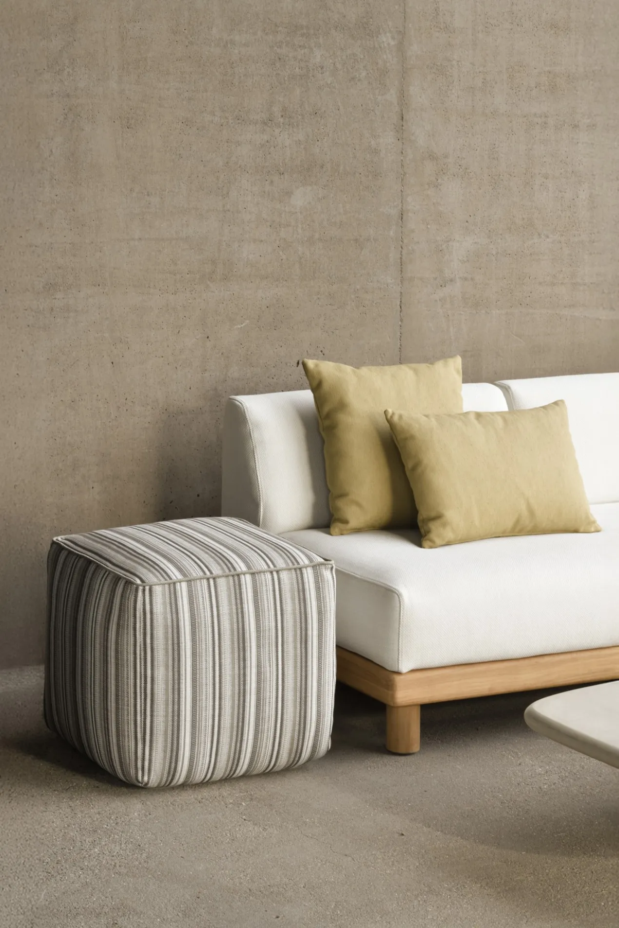 Poef Zahara outdoor grey stripe