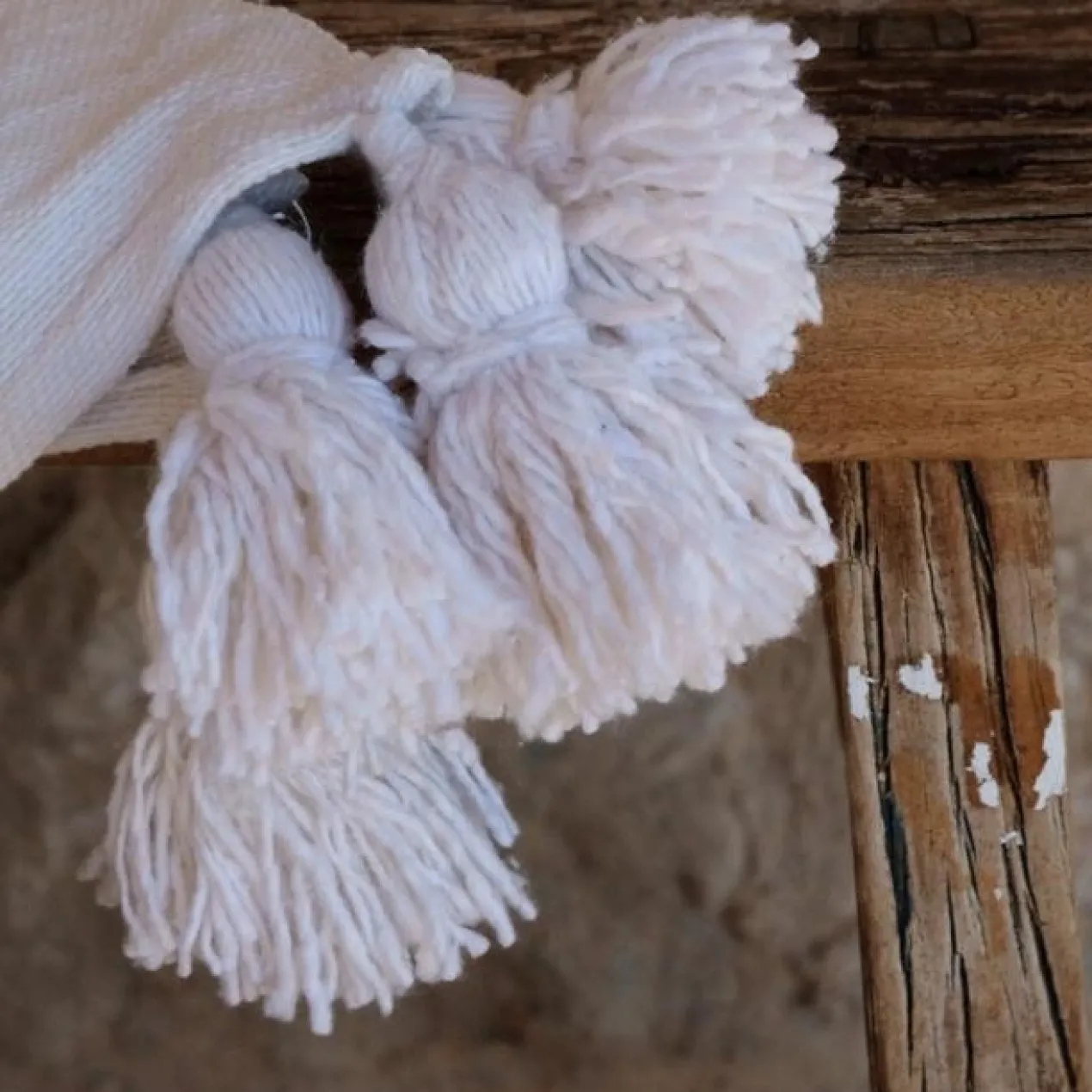 Pompomblanket L ecru