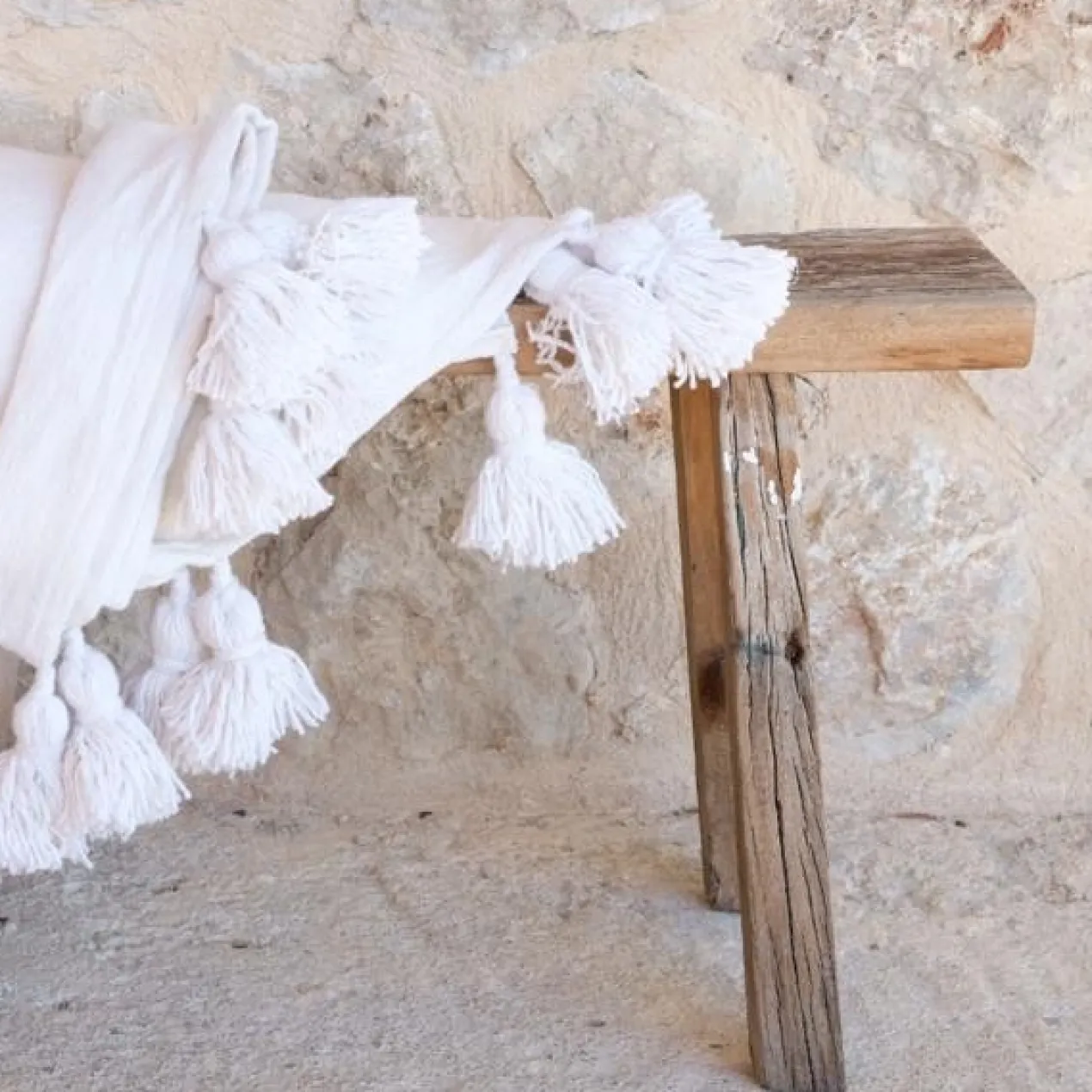 Pompomblanket M ecru