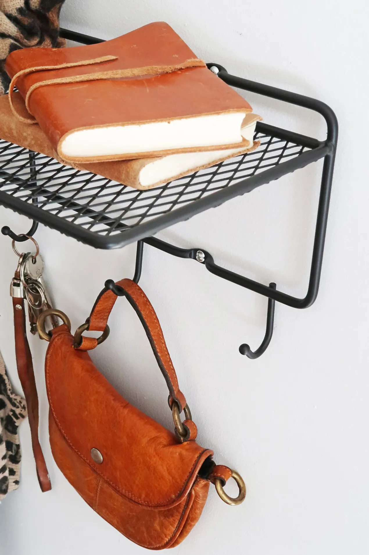 Puhlmann Coatrack Frame-100