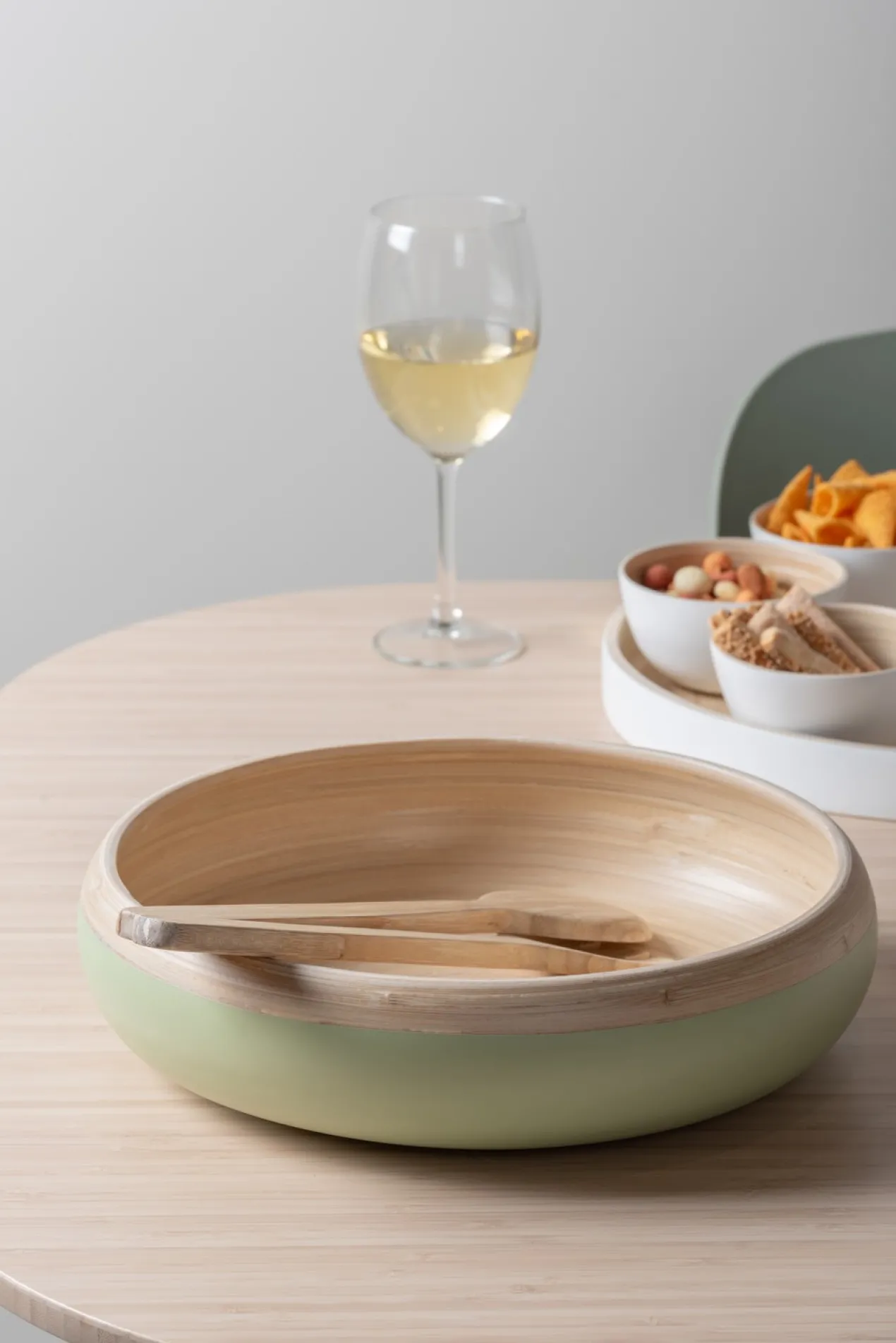 Salad bowl Puro sphere bamboo soft green