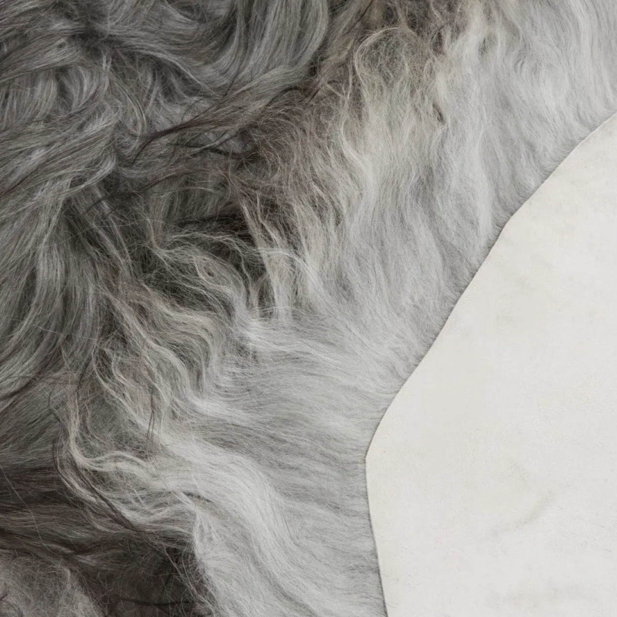 Schapenvacht icelandic natural grey 140×210 cm