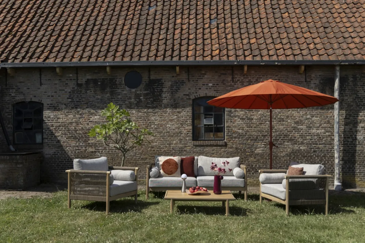 Set outdoor oasis (sofa + coffee table + 2 lounge chair )