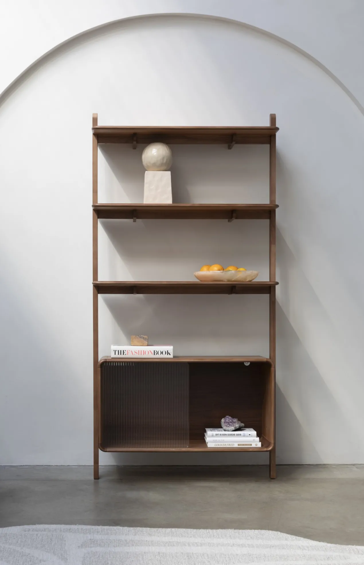 Shelf rise walnut