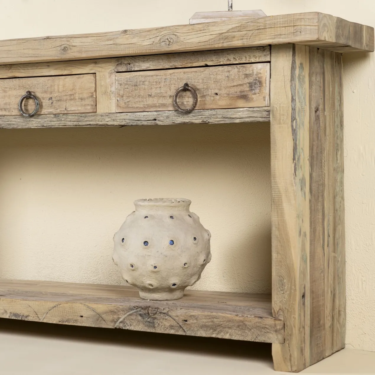 Sidetable Coconut