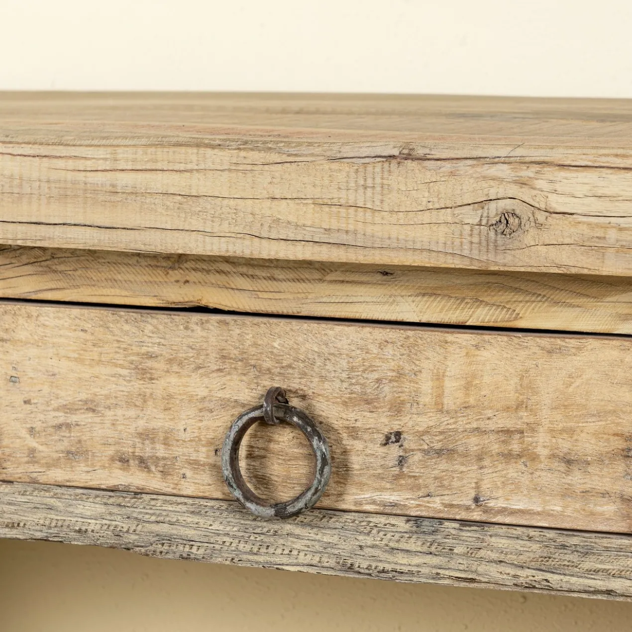 Sidetable Coconut