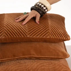 Sierkussen Cord piping velours cognac 45x45 cm