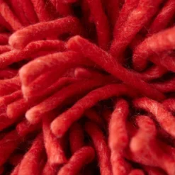 Sierkussen Rugged woolen cherry red 50x50 cm