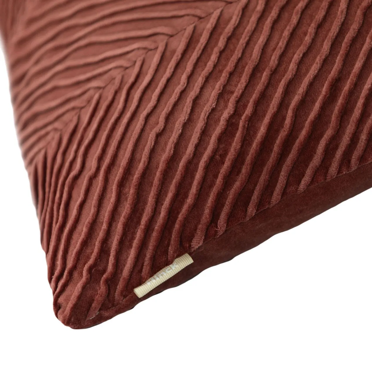 Sierkussen velours tucked allover mineral red