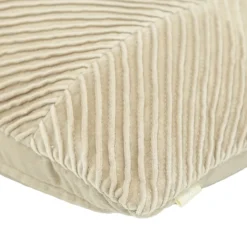 Sierkussen velours tucked allover natural