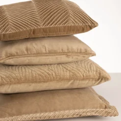 Sierkussen velours tucked border beige
