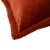 Sierkussen velours tucked border terra